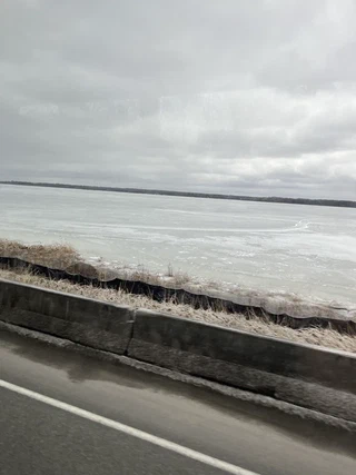 Montréalに帰る途中の凍った海